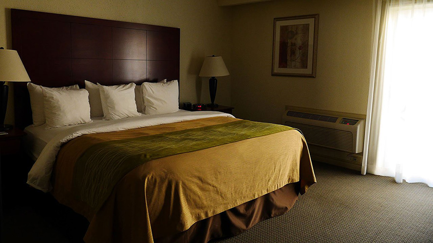 A Comfort Inn and Suites hotel room.