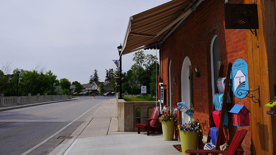 A red brick building in the 1000 Islands.